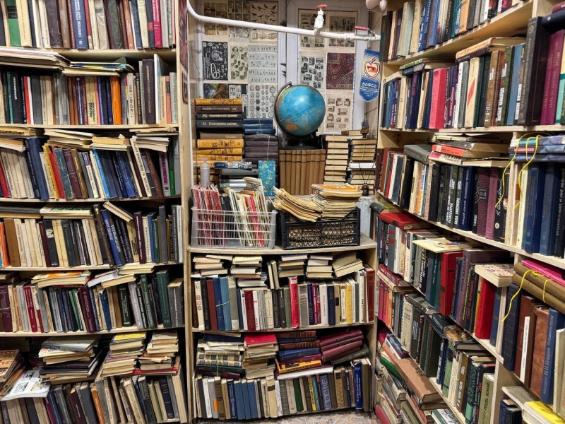 Тайна книжного подвала: как живёт самый старый букинистический магазин Алматы